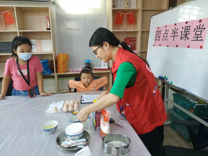 社工亲自示范.jpg