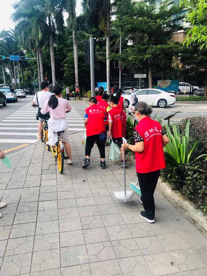 街头拾扫.jpg