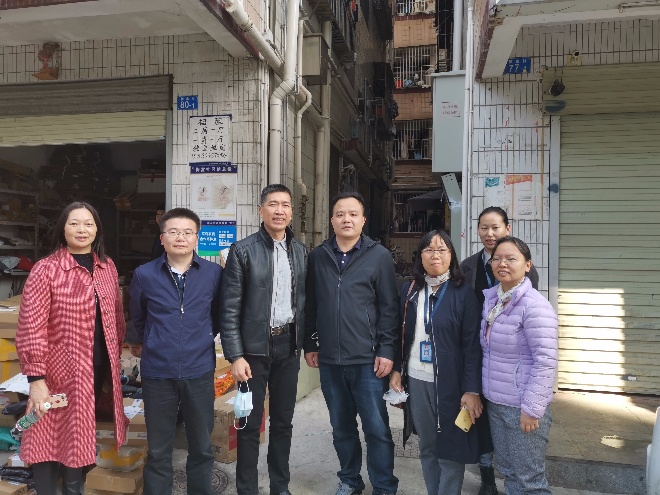 伍健铭巡视员一行前往莲花街道梅富社区慰问困难记账户2.jpg