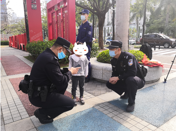 民生小事 | 女孩公园走失 民警帮忙找回家人
