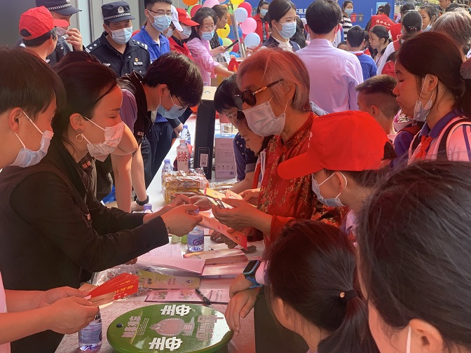 (禁毒宣传)党建引领社工优势，创新推进社区服务—— 沙头街道上沙社区顺利开展社工宣传日活动 (5).jpg