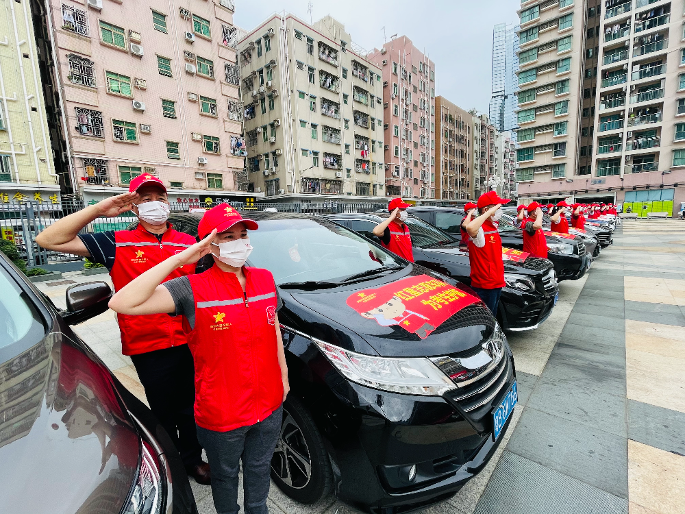 图说：红歌志愿者干劲满满.jpg
