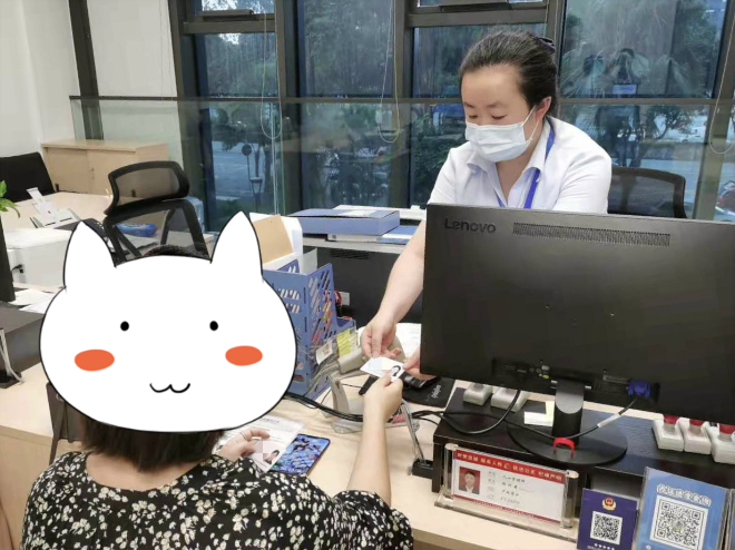 #护航高考# 暖心！高考考生不慎遗失身份证 警务人员加急办好