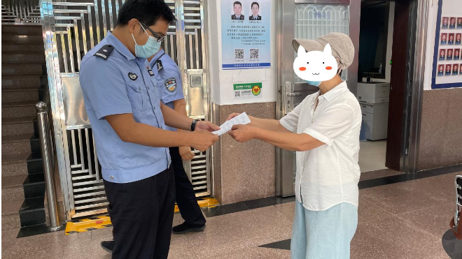 我为群众办实事 | 老年卡遗落公交车 民警迅速找回获赞誉