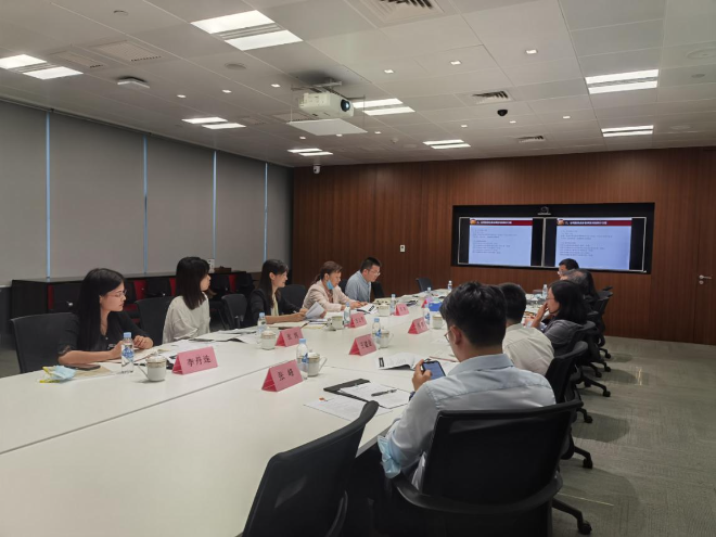 市统计局调研我区金融业和商贸业企业1.jpg