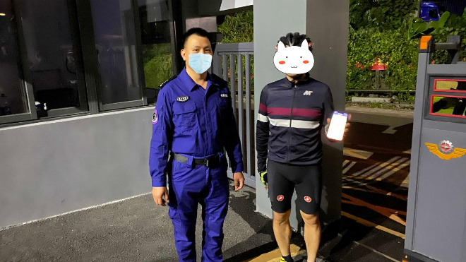 我为群众办实事 | 机训队员拾到手机归还失主 拾金不昧传递正能量