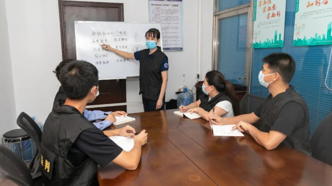 福警日记丨刘宁：来，把手给我们！