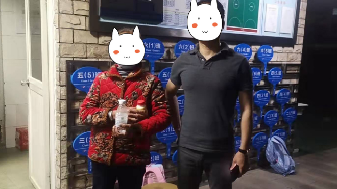 我为群众办实事 | 老人外出不慎走失 警务人员迅速帮其找到家人