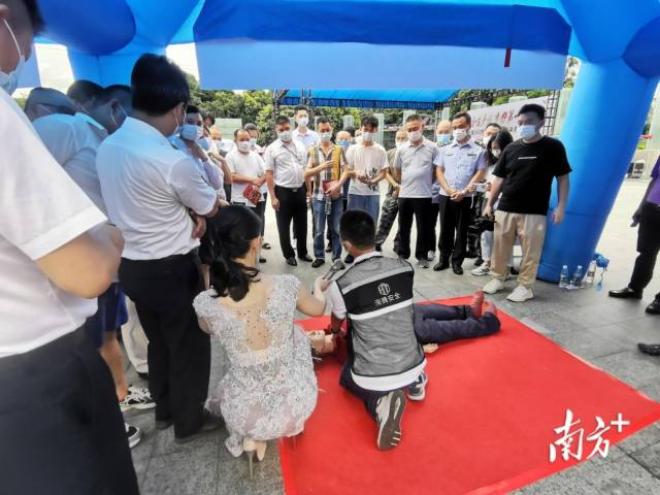 54d4a23306cf487ba932d1040c9e9c08_batchwm.jpg