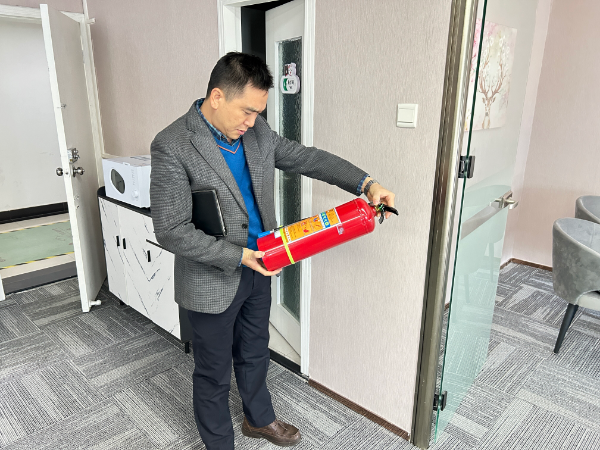 区人力资源局开展岁末年初人力资源服务机构安全生产检查工作.docx_1