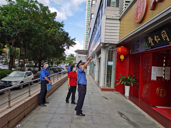 华富街道开展综合执法行动保障辖区市容秩序