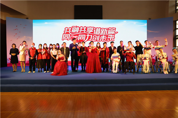 合唱我和我的祖国.JPG