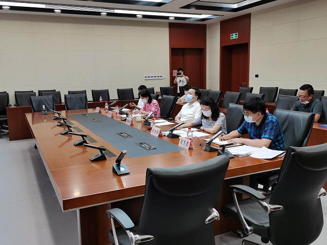 紧抓落实 福田区连续召开脱贫攻坚推进会2.jpg
