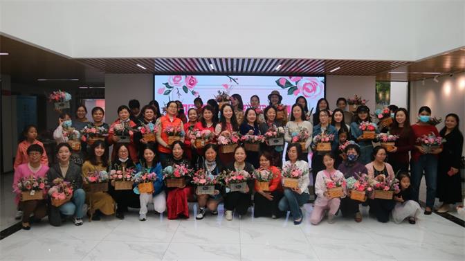 华富街道莲花二村开展庆祝“三八”国际妇女节主题活动2.jpg