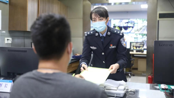 芳华绽警营：致敬新时代巾帼女警