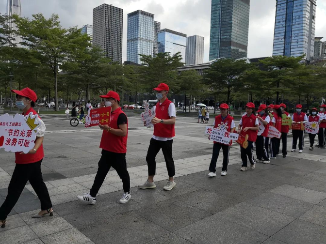 志愿者开展“反对浪费，光盘行动”志愿服务活动.jpg