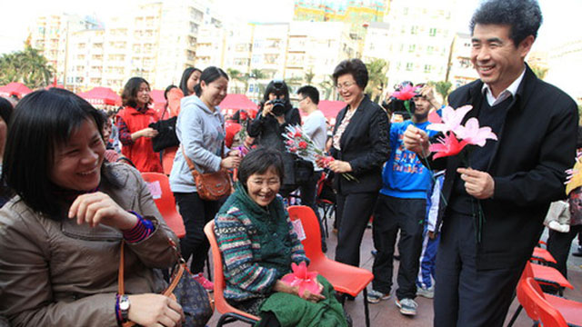 福田区举办“三八”节巾帼志愿服务社区行活动 福田区举办“三八”节巾帼志愿服务社区行活动