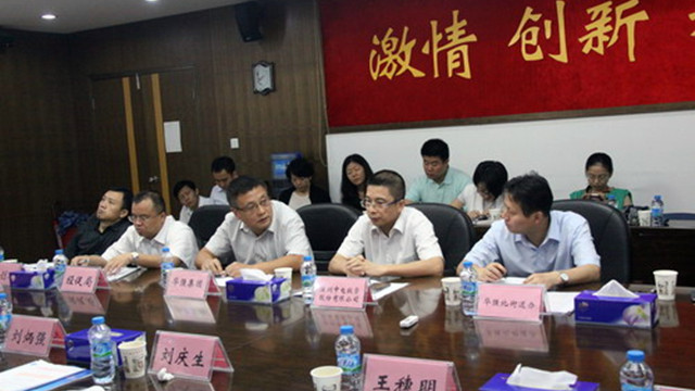 市党代表察华强北 对地铁施工有要求 市党代表察华强北 对地铁施工有要求