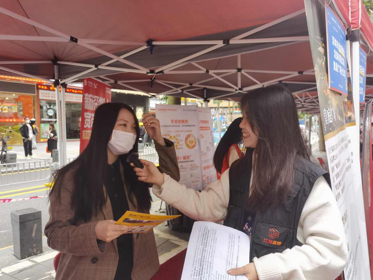 图片2-现场招聘会直播带岗实况.jpg