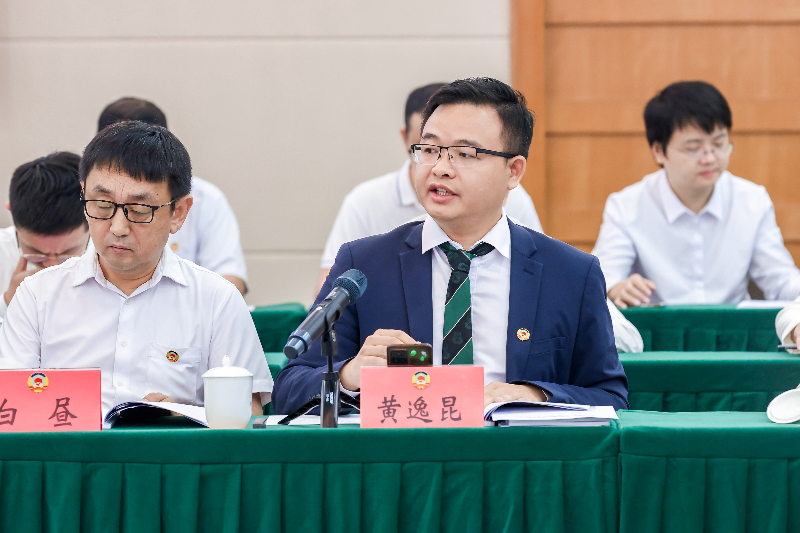 黄逸昆.JPG