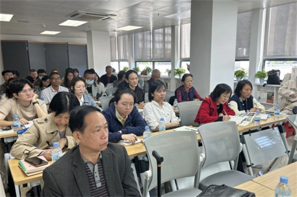 残疾人文学爱好者参加特区文学首期写作训练营-新闻报道481.png