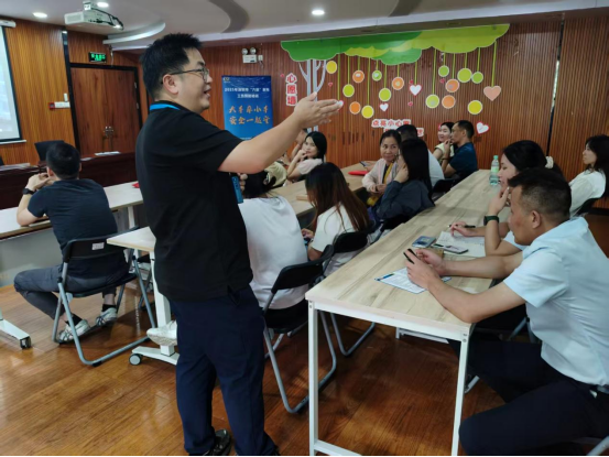 20251023 工作动态 深圳市社会保险基金管理局联合沙头街道下沙社区开展工伤预防线下互动式培训(1)(1)480.png