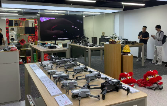 深圳华强北AI场景落地应用9S服务中心揭...