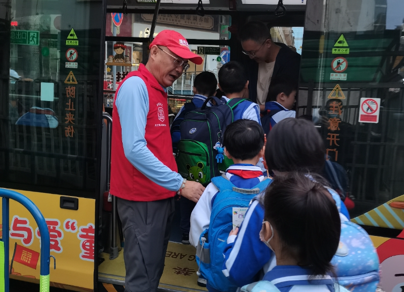 20260617从“通学路”到“烟火巷”：园岭街道以政协之力绘就民生幸福卷 (1).jpg