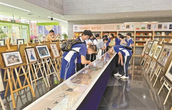 7米苏绣《清明上河图》亮相福田区图书馆